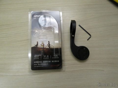Suporte que veio no pacote com o iGPSPORT iGS20E, e sua embalagem