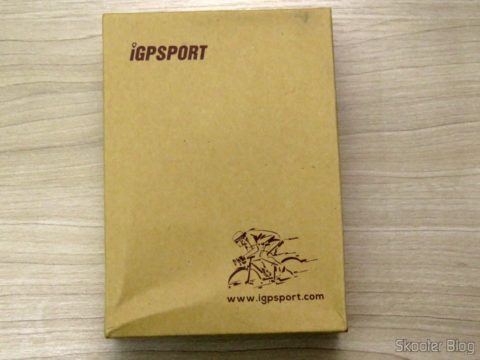 iGPSPORT iGS20E em sua embalagem