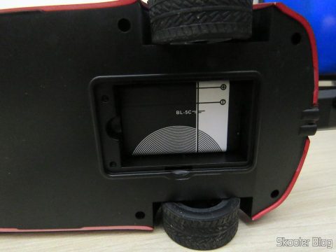 Uma das 2 Baterias BL-5C 1020mAh, instalada no carrinho/rádio/audio player