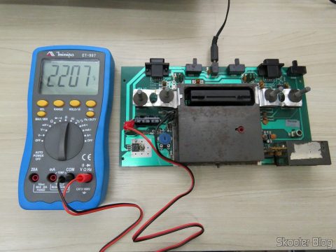 Testando um capacitor da placa do Atari 2600