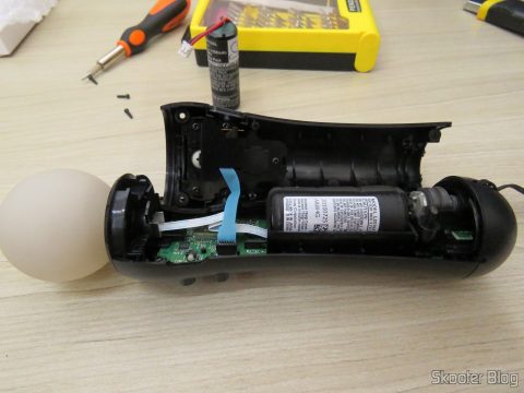 Instalando a Bateria para Playstation Move Motion Controller