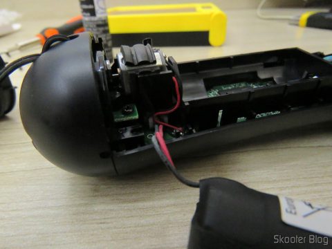 Instalando a Bateria para Playstation Move Motion Controller