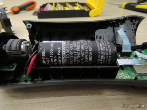 Instalando a Bateria para Playstation Move Motion Controller
