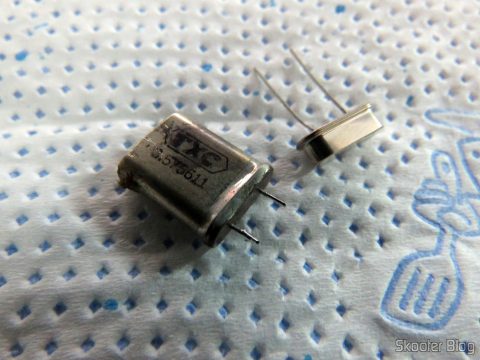 Cristal Oscilador PAL-M do console e cristal oscilador NTSC que será instalado
