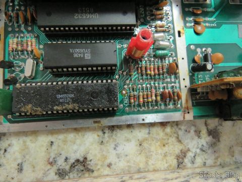 Placa do Atari 2600, já livre da plaquinha de PAL-M.
