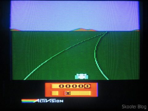 Enduro, no Atari 2600 em fase de-transcodificação.