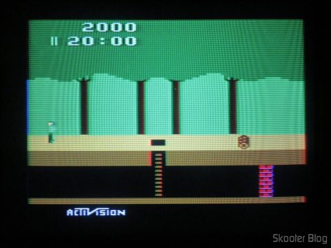 Pitfall, no Atari 2600 em fase de-transcodificação.