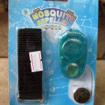 DealExtreme: Repelente Digital de Mosquito com Braçadeira (Digital Mosquito Repeller with Armband) Embalagem do repelente eletrônico de mosquitos