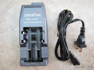 Carregador de baterias de lítio 3.7V UltraFire