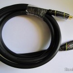 Cabo HDMI v1.4 1080p blindado com 2,4 metros Cabo HDMI v1.4 1080p blindado com 2,4 metros