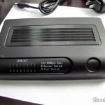 DealExtreme: Switch Fast Ethernet 10/100Mbps com 8 portas Auto MDI/MDIX Switch Fast Ethernet 10/100Mbps com 8 portas Auto MDI/MDIX