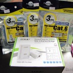 DealExtreme: 2º Par de Adaptadores de Rede EP-PLC5506 HomePlug Powerline 200Mbps e mais 3 Cabos de Rede LAN Plano Cat6 RJ45 p/ Gigabit Ethernet com 3 metros Par de Adaptadores de Rede EP-PLC5506 HomePlug Powerline 200Mbps (EP-PLC5506 200Mbps Home Plug Powerline Network Communication Adapters (Pair)) e 3 Cabos de Rede LAN Plano Cat6 RJ45 p/ Gigabit Ethernet com 3 metros (Cat.6 RJ-45 Giga-Speed Ultra Flat LAN Network Cable (3M))
