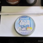 DealExtreme: 10 Discos Blu-Ray BD-R 25GB 4X MAXELL genuínos e Cabos LAN Ethernet RJ45 Ultra-Finos CAT6 com 15 metros 10 Discos Blu-Ray BD-R 25GB 4X MAXELL genuínos e a antena que veio por engano