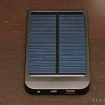 DealExtreme (DX): Bateria Recarregável por Energia Solar com Adaptadores de Celular 2600mAh (Solar Powered 2600mAh Rechargeable Battery Pack with Cellphone Adapters) Bateria recarregável por Energia Solar com Adaptadores de Celular 2600mAh (Solar Powered 2600mAh Rechargeable Battery Pack with Cellphone Adapters)