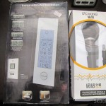 DealExtreme: Microfone Condensador com Tripé DICSONG DM-10 e Estação de Tempo com Barômetro, Sensor Remoto Sem Fio, LCD 5.3" 9 em 1 TPW399 (2 x AA + 2 x AAA) Microfone Condensador com Tripé DICSONG DM-10 (DICSONG DM-10 Condenser Microphone with Tripod) e Estação de Tempo com Barômetro, Sensor Remoto Sem Fio, LCD 5.3" 9 em 1 TPW399 (2 x AA + 2 x AAA) (TPW399 9-in-1 5.3" LCD Barometer Weather Station w/ Wireless Remote Sensor (2 x AA + 2 x AAA))