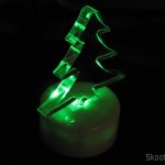 DailyShop: Árvore de Natal Acrílica Transparente com LED colorido (Christmas Tree Shaped Crystal Color LED Night Lamp Light) Árvore de Natal Acrílica Transparente com LED colorido (Christmas Tree Shaped Crystal Color LED Night Lamp Light), em funcionamento