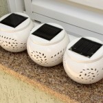 3 Lâmpadas Cerâmica Decorativa com Luz Multicolorida, Alimentada com Energia Solar, com Padrão de Folha de Maple, Branca (Stylish Ceramic Solar Powered Multicolored Light Decorative Lamp with Maple Leaf Pattern – White)