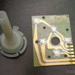A torre e a placa de circuto do Kit de Reparo de Joysticks de Atari 2600 CX40 (ATARI 2600 JOYSTICK HEAVY DUTY GOLD REBUILD REPAIR KIT CX40 Refurbish New OEM)