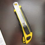 DealExtreme (DX): 3 Estiletes de Lâmina Larga Retrátil c/ 3 Lâminas (Retractable Endurable Wide Blade Cutter – Yellow + Black (3 Blades Pack)) Estilete de Lâmina Larga Retrátil c/ 3 Lâminas (Retractable Endurable Wide Blade Cutter – Yellow + Black (3 Blades Pack))