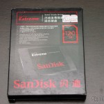 DealExtreme (DX): Drive de Estado Sólido (SSD) Sandisk Extreme 120GB 2.5" SATA III (550MB/s na Leitura e 510MB/s na Escrita) (SanDisk Extreme 120GB 2.5" SATA III Solid State Drive SSD (Read 550MB/s, Write 510MB/s)) Drive de Estado Sólido (SSD) Sandisk Extreme 120GB 2.5" SATA III (550MB/s na Leitura e 510MB/s na Escrita) (SanDisk Extreme 120GB 2.5" SATA III Solid State Drive SSD (Read 550MB/s, Write 510MB/s)) em sua embalagem