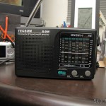 DealExtreme (DX): Rádio Portátil Tecsun R-909 Multibanda com 9 faixas FM / AM / SW (7 faixas de ondas curtas, 2 x AA) (TECSUN R-909 Portable FM / MW / SW Multiband AM / FM Radio Receiver – Black (2 x AA)) Rádio Portátil Tecsun R-909 Multibanda com 9 faixas FM / AM / SW (7 faixas de ondas curtas, 2 x AA) (TECSUN R-909 Portable FM / MW / SW Multiband AM / FM Radio Receiver – Black (2 x AA))