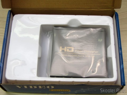 Conversor de HDMI para Vídeo Composto (CVBS) + Áudio Estéreo (HDMI to CVBS Video Converter) em sua caixa