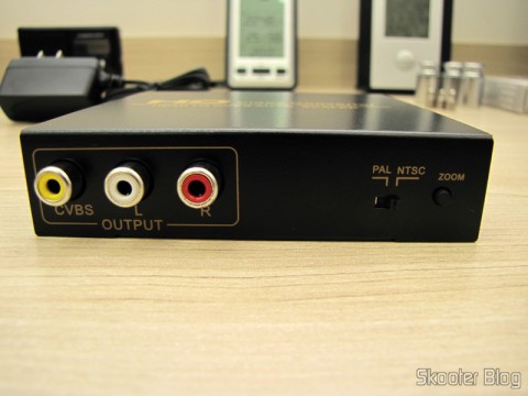 Saídas e botões de configurações do Conversor de HDMI para Vídeo Composto (CVBS) + Áudio Estéreo (HDMI to CVBS Video Converter)