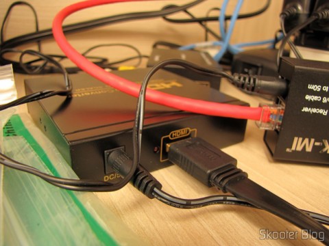 Conversor de HDMI para Vídeo Composto (CVBS) + Áudio Estéreo (HDMI to CVBS Video Converter) em funcionamento