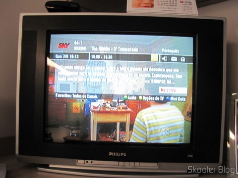 TV CRT exibindo a imagem de saída do Conversor de HDMI para Vídeo Composto (CVBS) + Áudio Estéreo (HDMI to CVBS Video Converter)