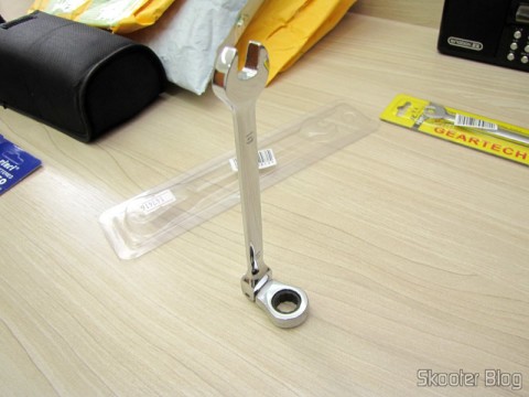 Chave Combinada (Chave de Boca) com Catraca Articulada Aço Cromo-Vanádio 10mm REWIN (REWIN HCRJ-310 Rotation Chrome-Vanadium Steel Combination Wrench – 10mm)