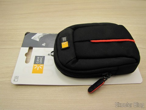Bolsa para Câmera Compacta Case Logic DCB-301 (Case Logic DCB-301 Compact Camera Case – Black), em sua embalagem