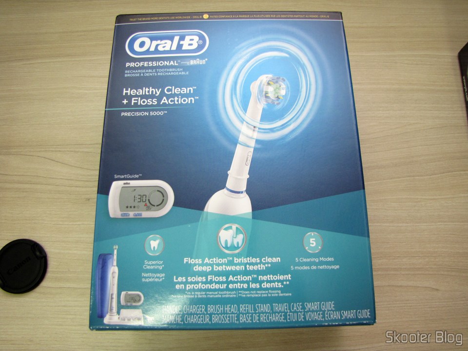 Escova de Dentes Elétrica Recarregável Oral-B Professional Healthy Clean + Floss Action Precision 5000 (Oral-B Professional Healthy Clean Floss Action Precision 5000 Rechargeable Electric Toothbrush(packaging may vary)), em sua embalagem
