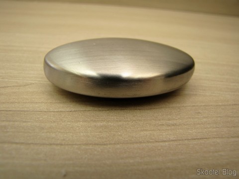 Removedor de Odores para Mão/Palma em Aço Inoxidável, Dura para Sempre (Stainless Steel Hand/Palm Odor Remover (Lasts Forever))