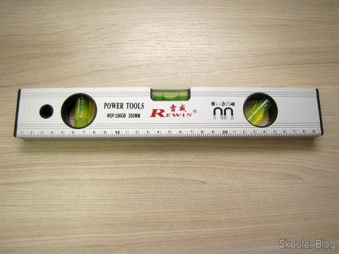 Régua de Liga de Alumínio Magnética 30cm REWIN c/ 3 Níveis de Bolha (Rewin 300mm Magnetic Aluminum Alloy Ruler w/ 3 Bubble Spirit Level Gradienters)