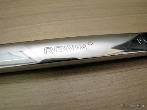 Marca REWIN no cabo da Chave Combinada (Chave de Boca) com Catraca Aço Cromo-Vanádio 19mm REWIN (Chrome Vanadium Steel Ratchet Combination Spanner Wrench (19mm))