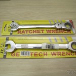 Chave Combinada (Chave de Boca) com Catraca Articulável Aço Cromo-Vanádio 17mm REWIN (REWIN RJ-317 Chrome-Vanadium Steel 2-in-1 17mm Open End + Double Box End Combination Wrench) e Chave Combinada (Chave de Boca) com Catraca Aço Cromo-Vanádio 18mm REWIN (Chrome Vanadium Steel Ratchet Combination Spanner Wrench (18mm)), em suas respectivas embalagens