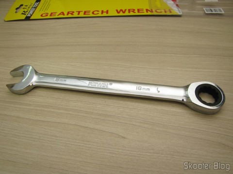 Chave Combinada (Chave de Boca) com Catraca Aço Cromo-Vanádio 18mm REWIN  (Chrome Vanadium Steel Ratchet Combination Spanner Wrench (18mm))