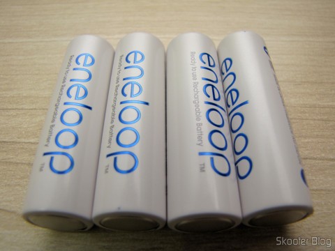 4 Pilhas Recarregáveis AA NiMH 1.2V 1900mAh Sanyo Eneloop Genuínas