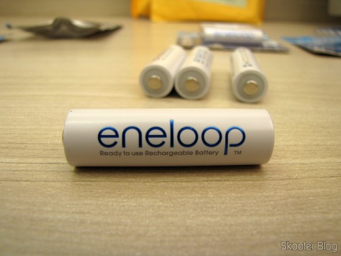 Pilhas Recarregáveis AA NiMH 1.2V 1900mAh Sanyo Eneloop Genuínas