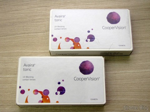 As duas caixinhas das lentes de contato Cooper Vision Avaira Toric