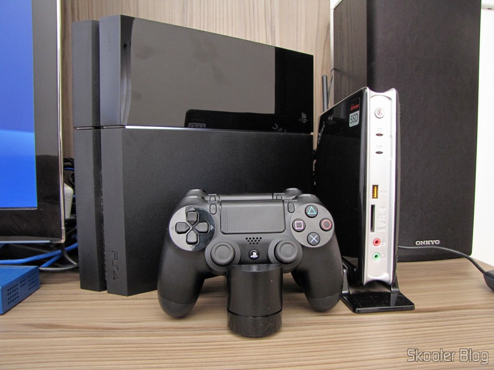 Mariio128 Official Dualshock 4 Charging Station (PS4) (SONY) Skooter