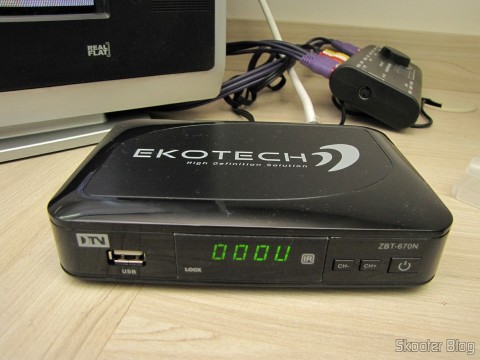 Ekotech ZBT-670N em funcionamento, note que um segmento de um dos números do display não acende