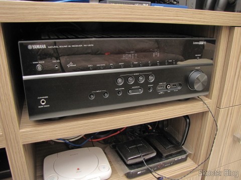Yamaha RX-V675 7.2 Channel Network AV Receiver with Airplay, em funcionamento