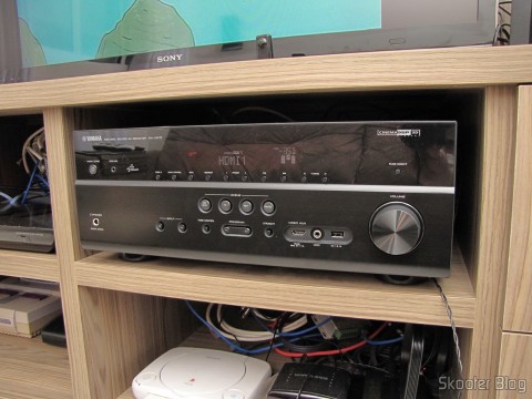 Yamaha RX-V675 7.2 Channel Network AV Receiver with Airplay, em funcionamento