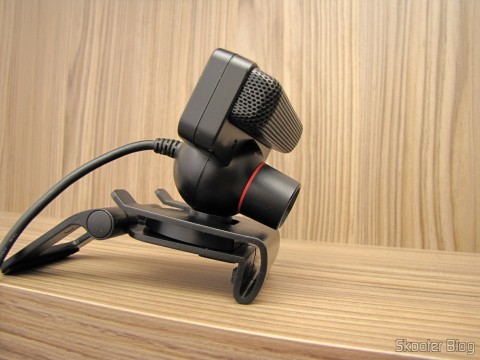 Suporte/Clip para Câmera Playstation Eye do Playstation 3 (PS3), com a Playstation Eye acoplada