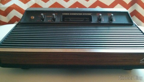 O Atari VCS/2600 com os mods de S-Video, Vídeo Composto, Áudio Estéreo e Pausa