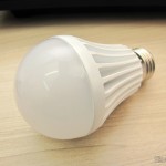 DealExtreme (DX): 3 Lâmpadas de Bulbo Brancas com 9 LEDs 630lm 6500K 9W E27 100~240V AC Lâmpada de Bulbo Branca com 9 LEDs 630lm 6500K 9W E27 100~240V AC (E27 9W 6500K 630lm 9-LED White Light Bulb (AC 100~240V))