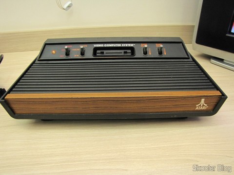 O Atari VCS/2600 com os mods de S-Video, Vídeo Composto, Áudio Estéreo e Pausa