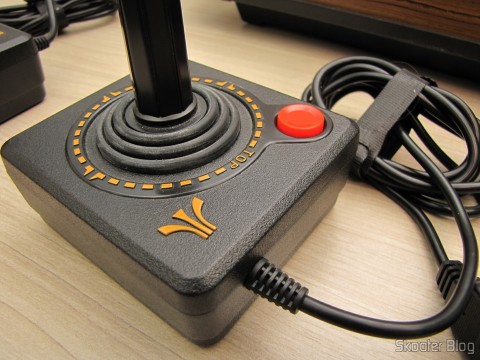 Joysticks do Atari Flashback 2, compatíveis com o Atari VCS/2600