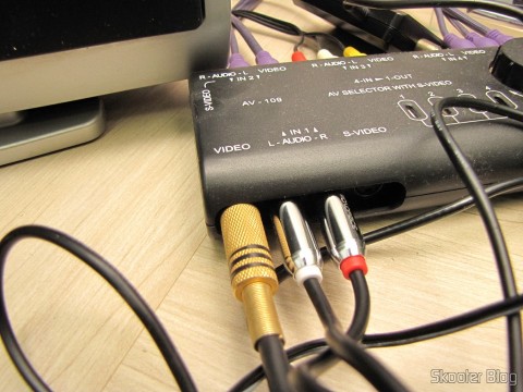 O Atari VCS/2600 com S-Vídeo, Vídeo Composto, Áudio Estéreo e Pausa pronto para funcionar